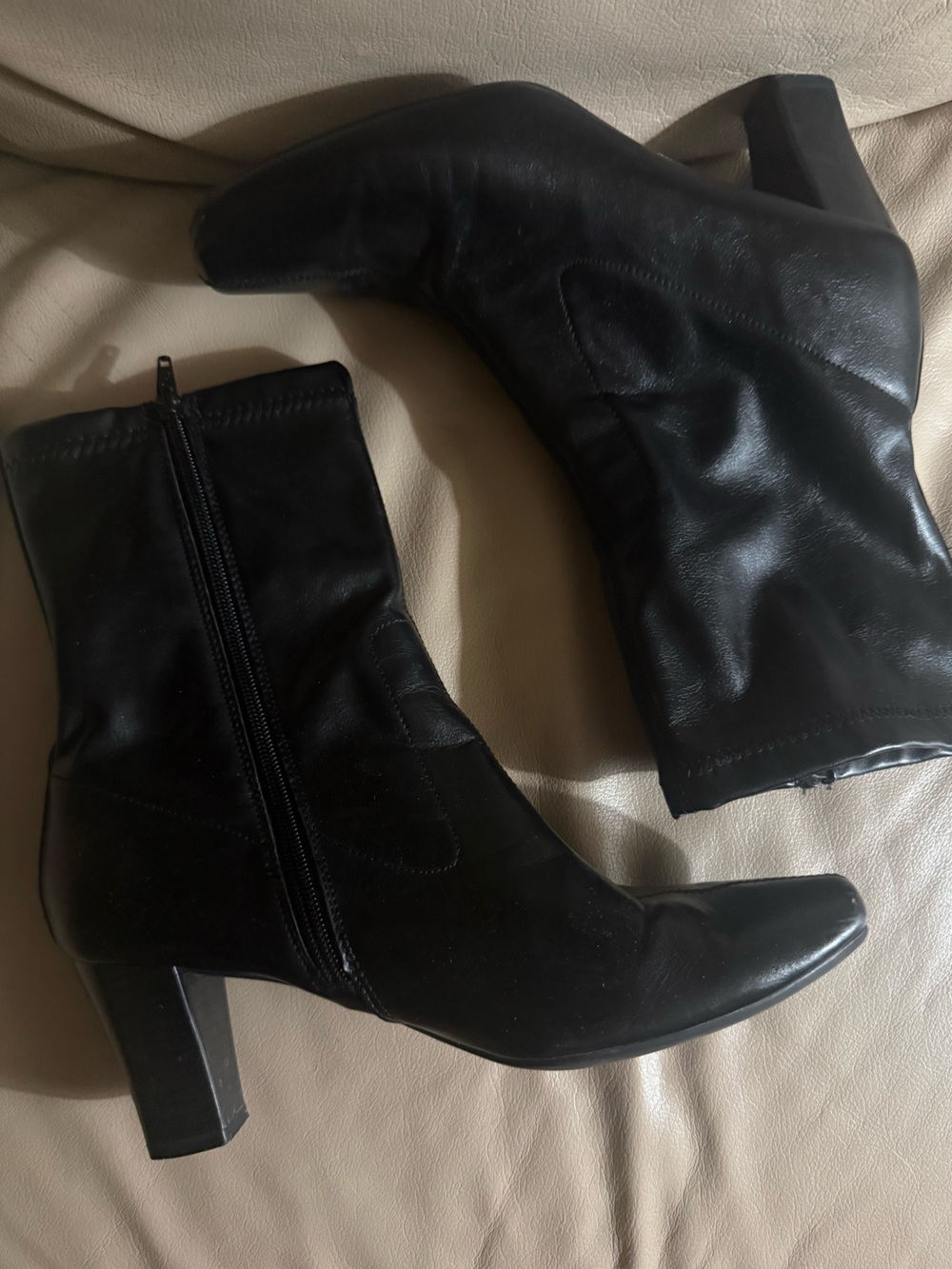 AEROSOLES Black Mid-Calf Block Heel Zip Ankle Boots